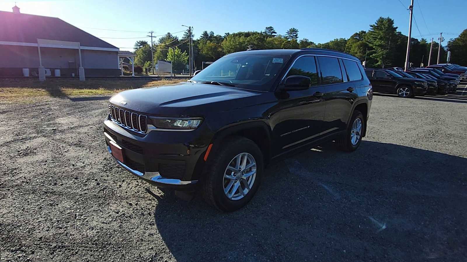 New 2025 Jeep Grand Cherokee L Laredo w/ Luxury Tech Group I image 4