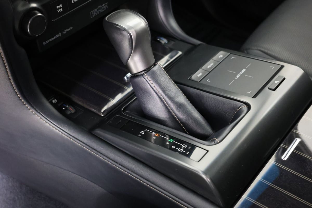 Used 2023 Lexus GX 460 Premium w/ Accessory Package AWD/4WD image 6