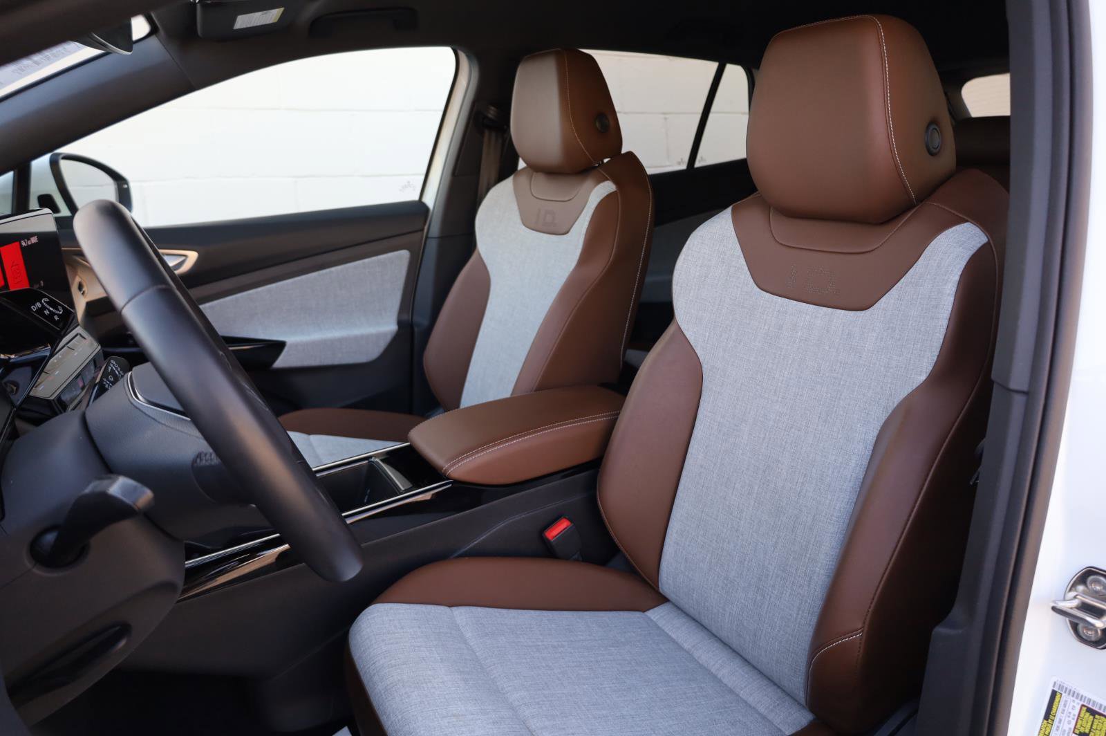 Used 2023 Volkswagen ID.4 Pro image 16