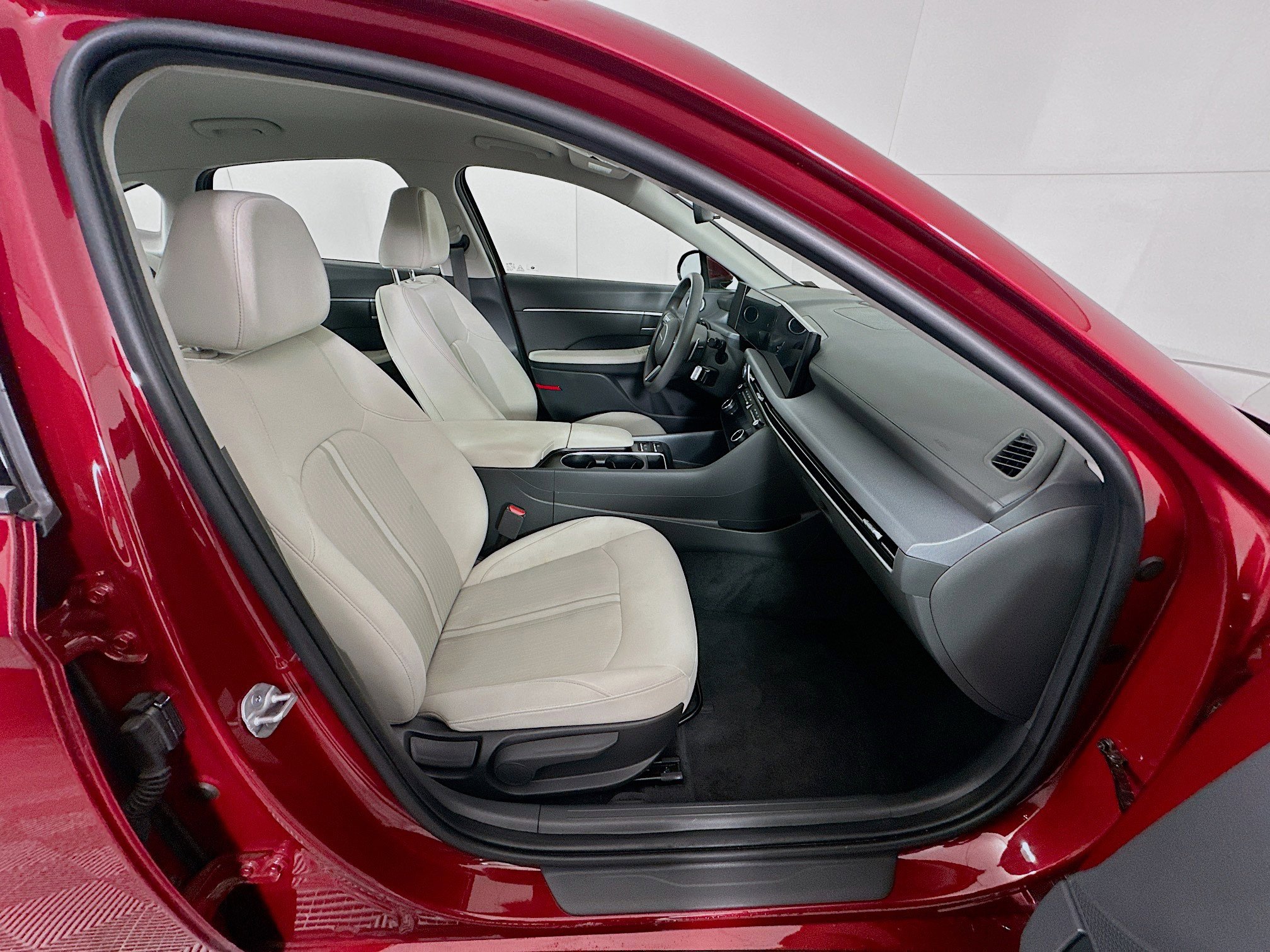 Used 2025 Hyundai Sonata SEL FWD image 29