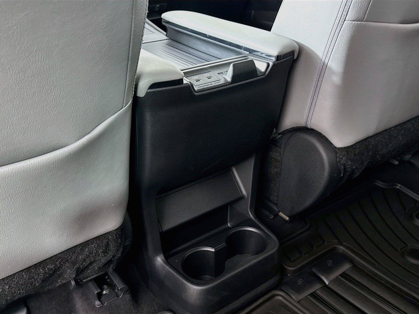 Certified 2025 Toyota Sienna XLE FWD image 36