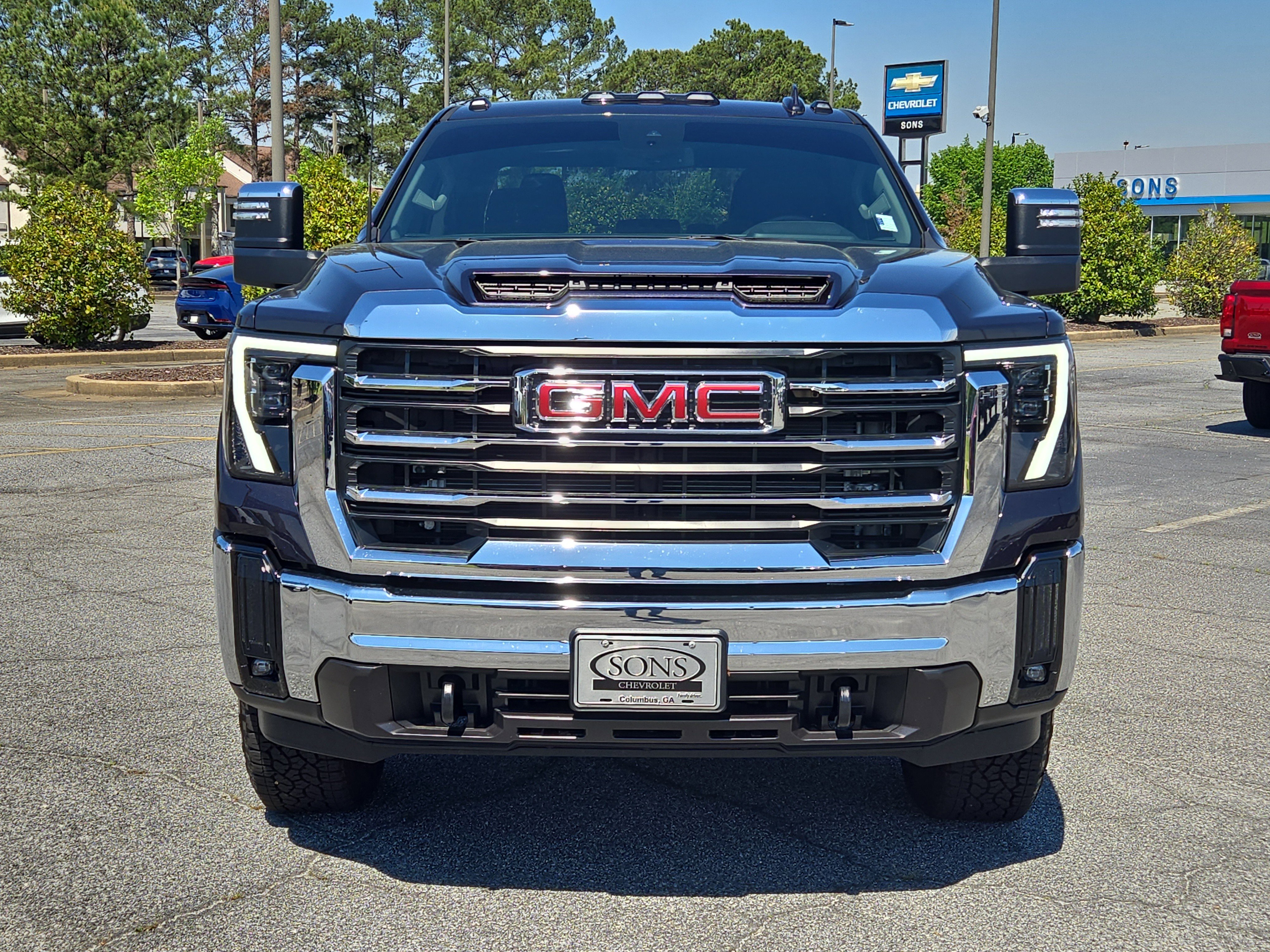 Used 2025 GMC Sierra 2500 SLT w/ SLT Convenience Package AWD/4WD image 3