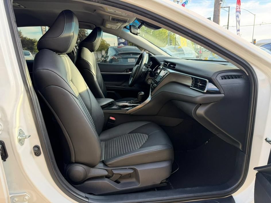 Used 2020 Toyota Camry SE FWD image 20