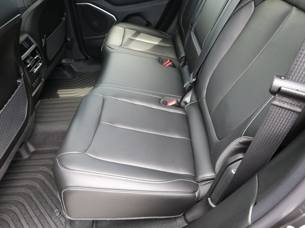Used 2026 Jeep Grand Cherokee Limited w/ Luxury Tech Group II RWD image 19
