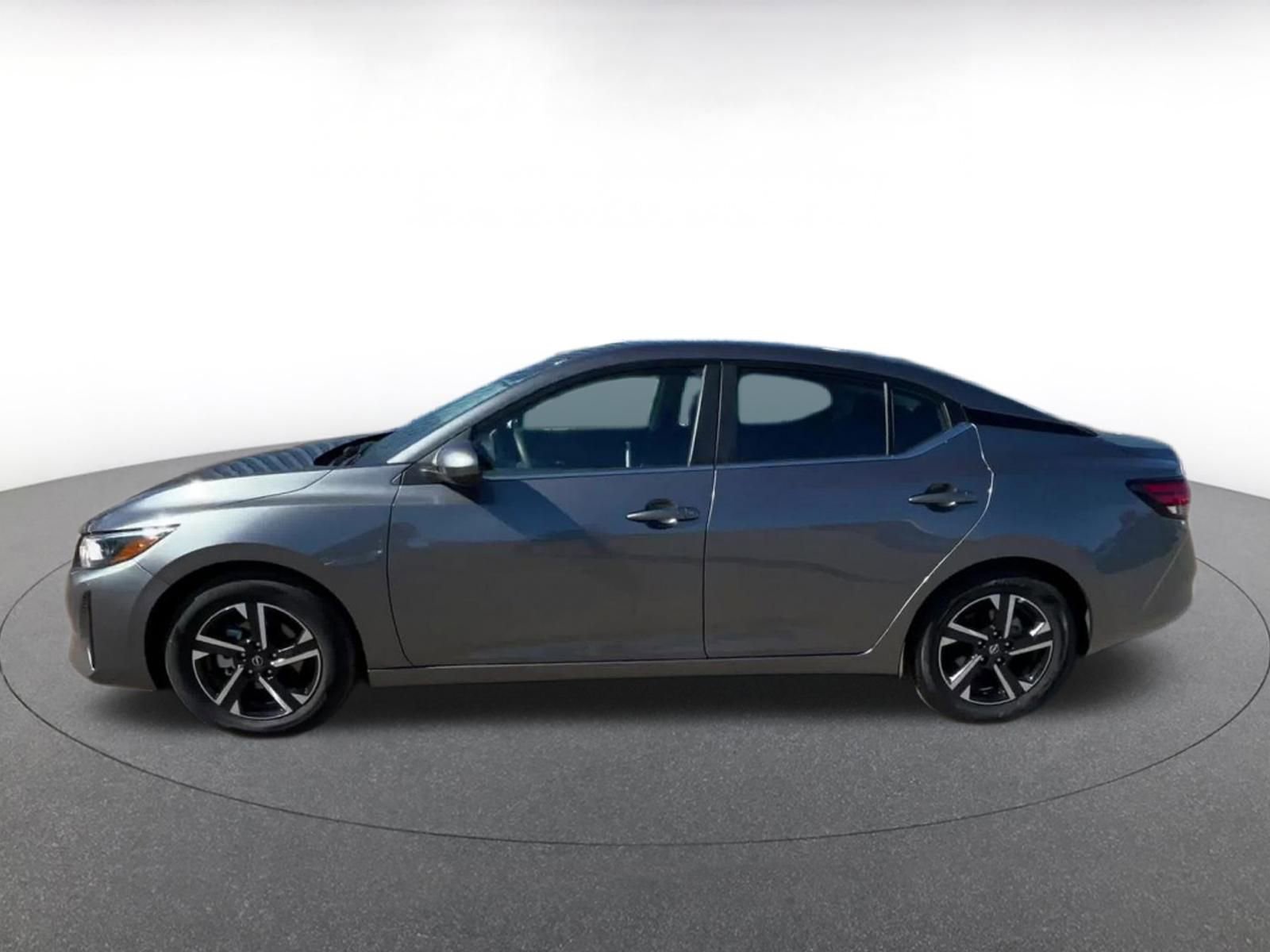 Used 2025 Nissan Sentra SV image 9