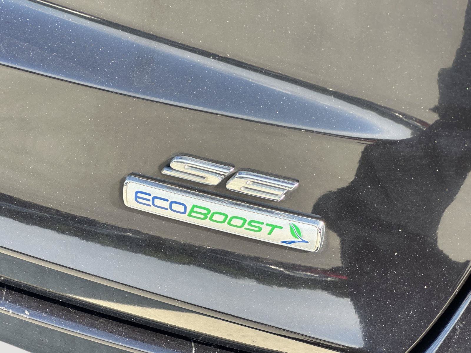 Used 2019 Ford Fusion SE w/ Equipment Group 151A FWD image 10