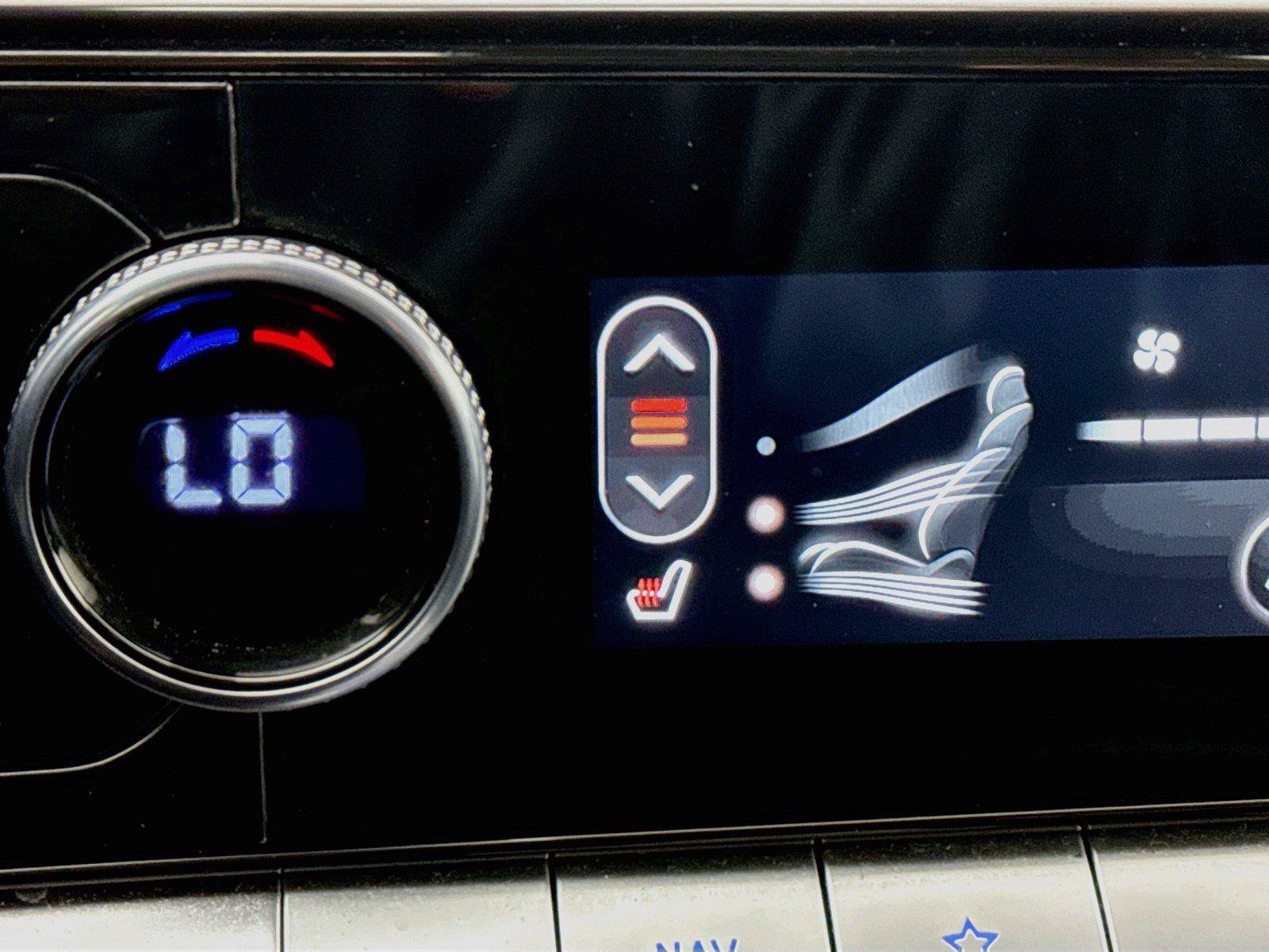 Used 2025 Genesis GV70 2.5T AWD/4WD image 8