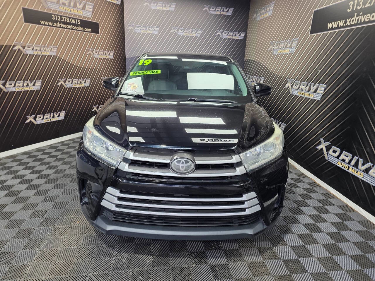 Used 2019 Toyota Highlander LE image 4
