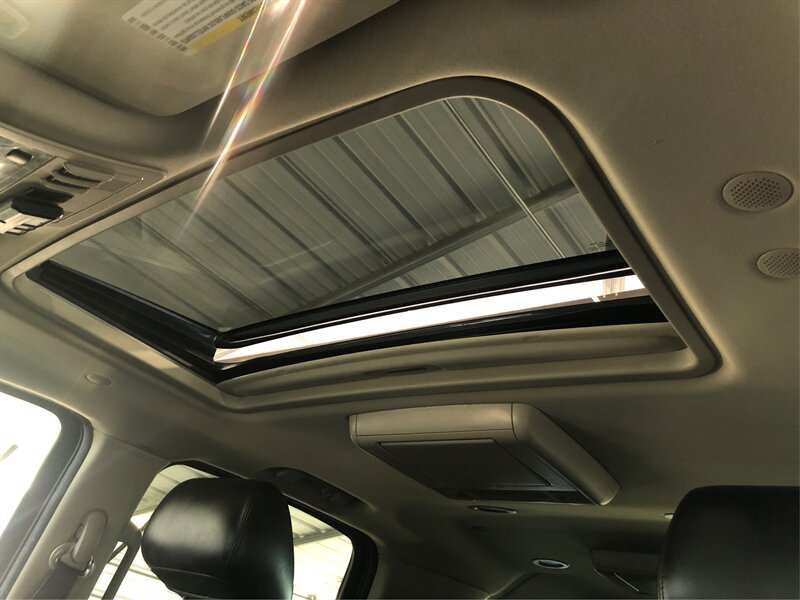Used 2011 Cadillac Escalade ESV Premium AWD/4WD image 12