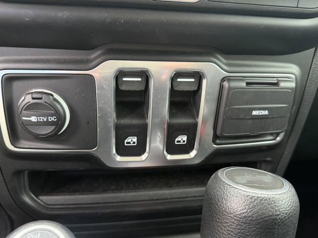 Used 2023 Jeep Wrangler Sport S image 21