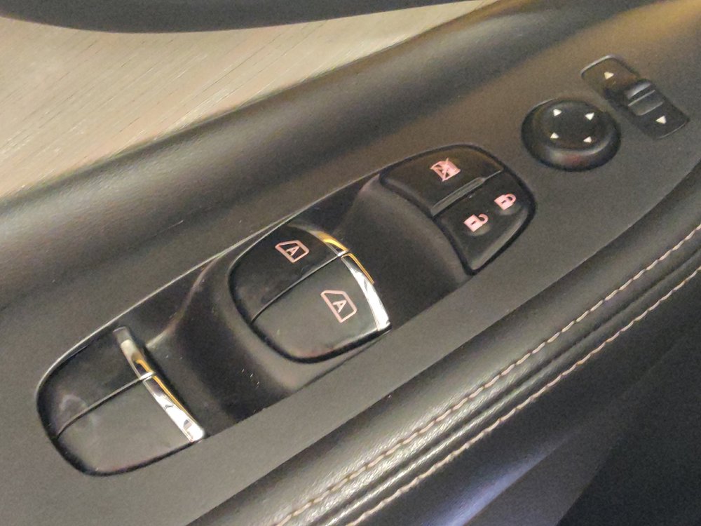 Used 2018 Nissan Murano SL w/ Moonroof Package FWD image 27