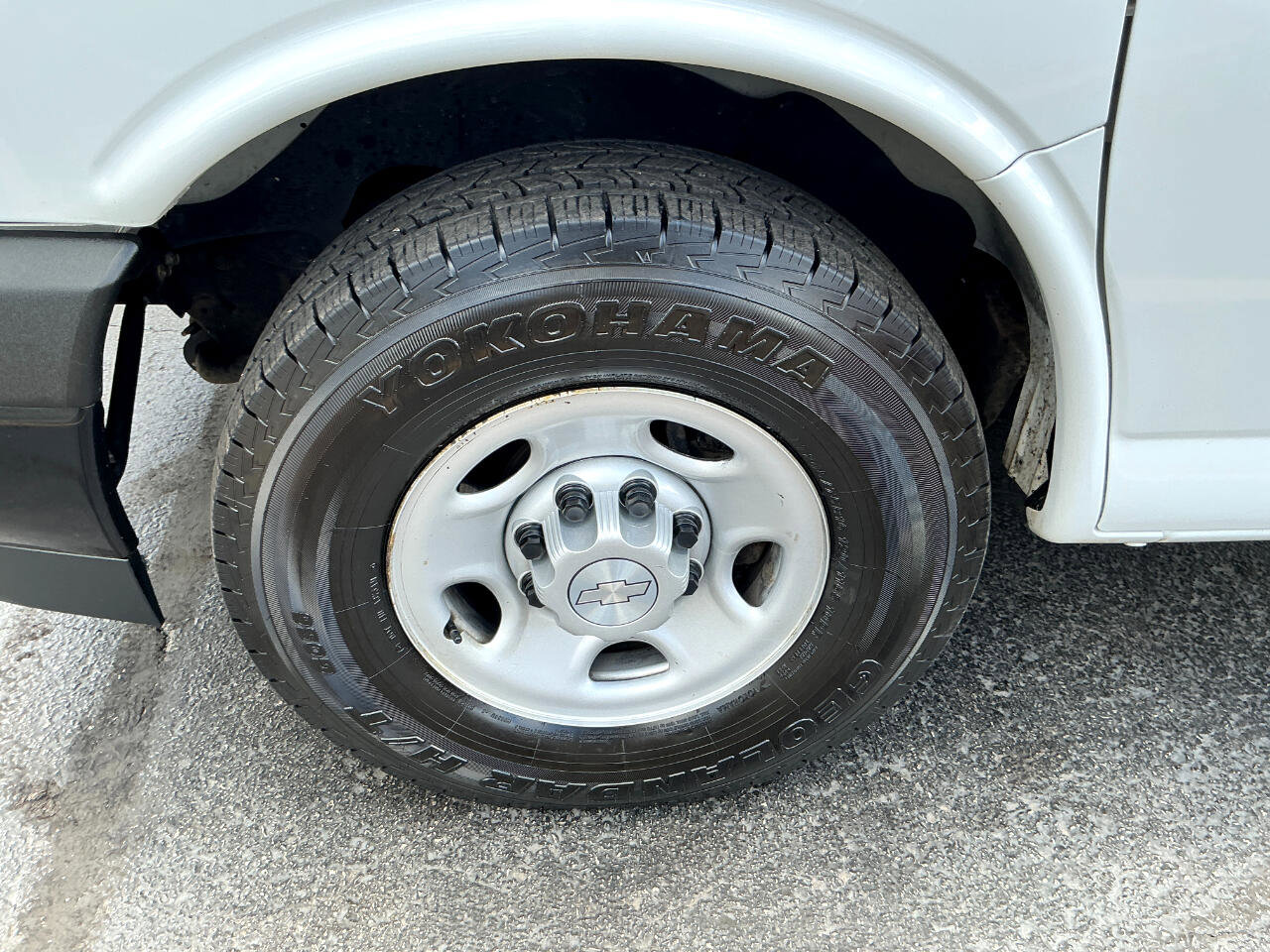 Used 2019 Chevrolet Express 3500 w/ Driver Convenience Package image 7