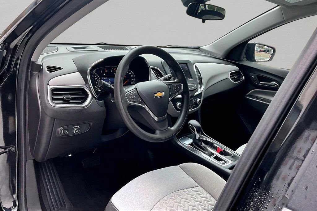 Used 2024 Chevrolet Equinox LS w/ LS Convenience Package image 17