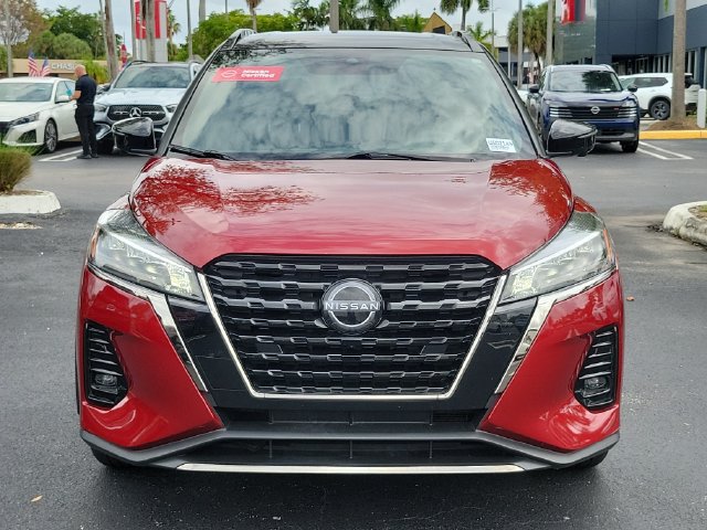 Used 2023 Nissan Kicks SR FWD image 2