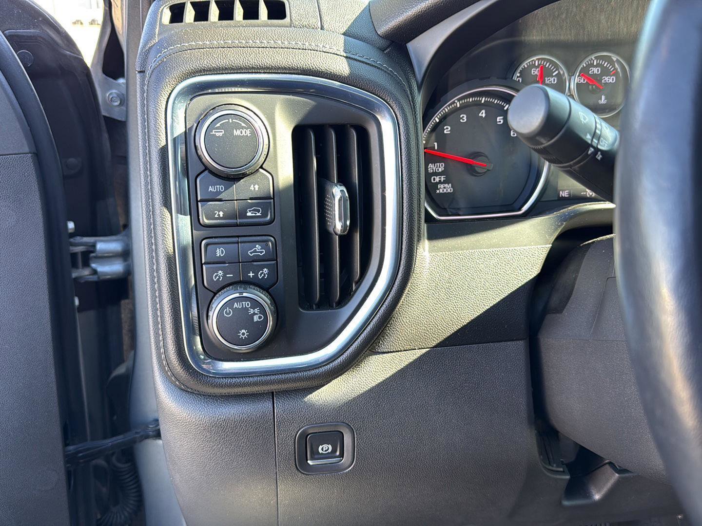 Used 2020 Chevrolet Silverado 1500 RST w/ Texas Edition image 16