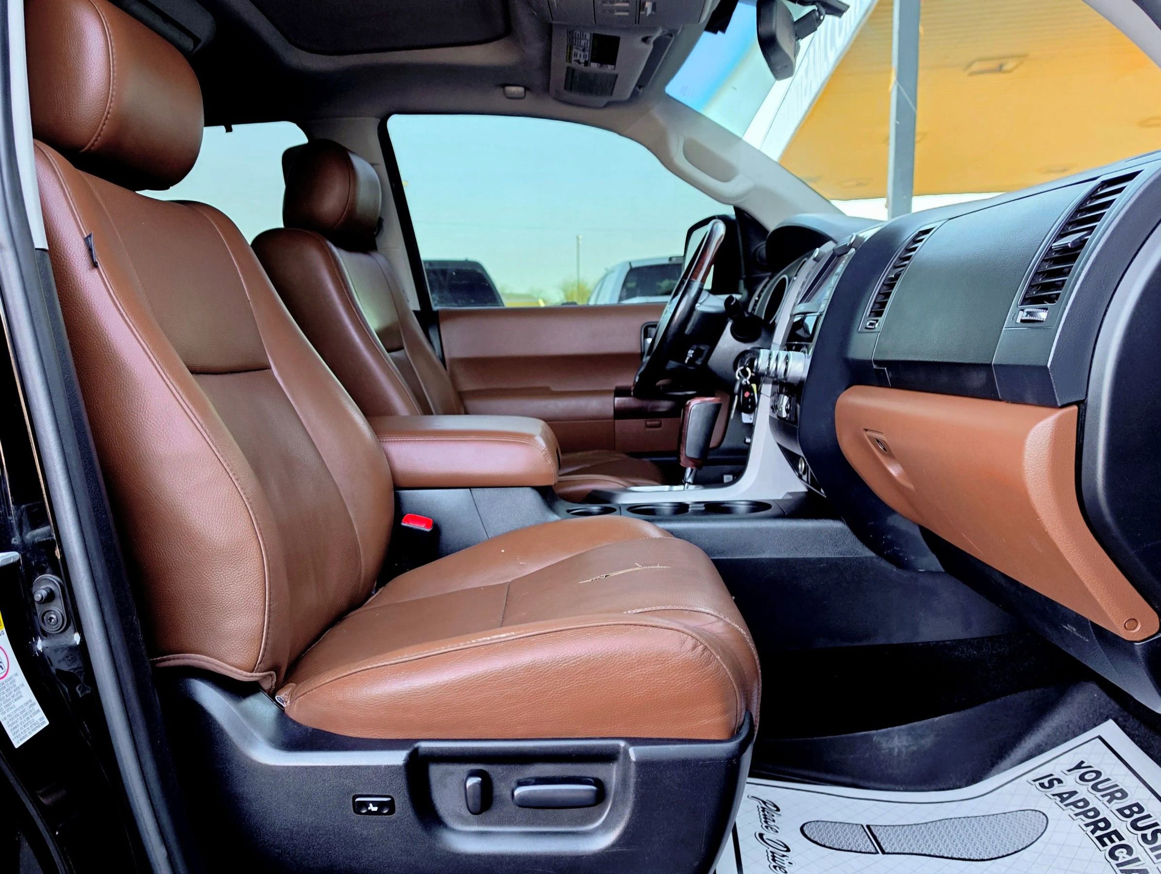 Used 2013 Toyota Sequoia Platinum image 39