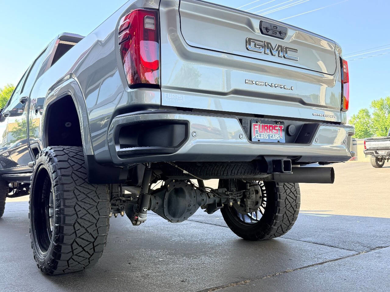 Used 2024 GMC Sierra 3500 Denali Ultimate AWD/4WD image 8