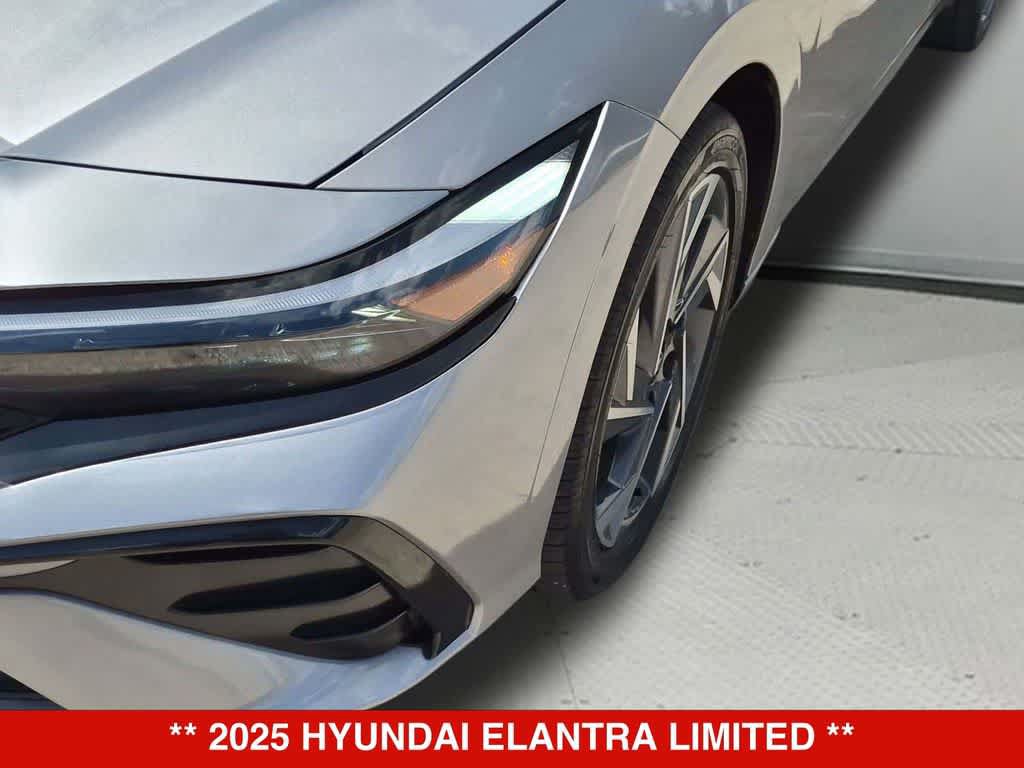 Used 2025 Hyundai Elantra Limited FWD image 10