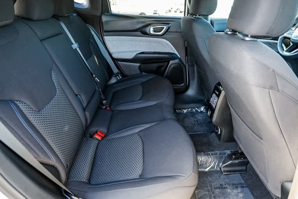 New 2025 Jeep Compass Sport AWD/4WD image 17