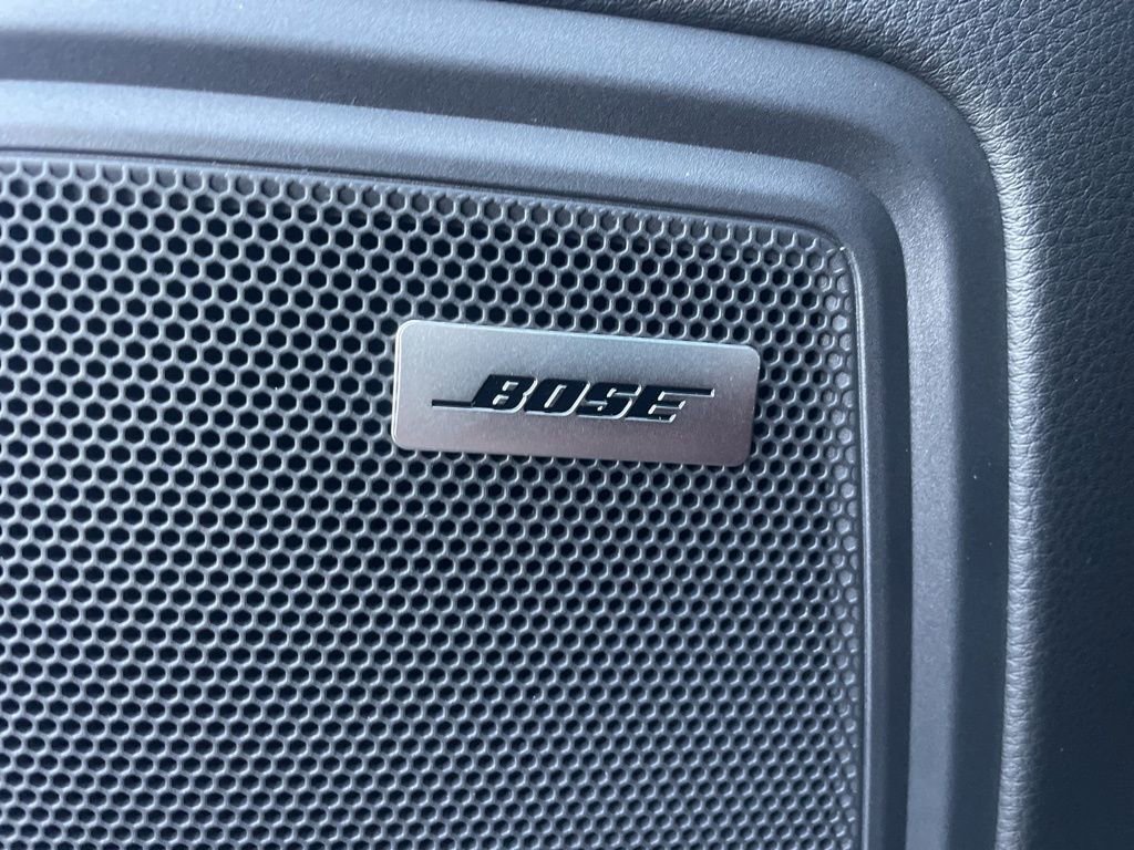 Certified 2025 Porsche Macan AWD/4WD image 31