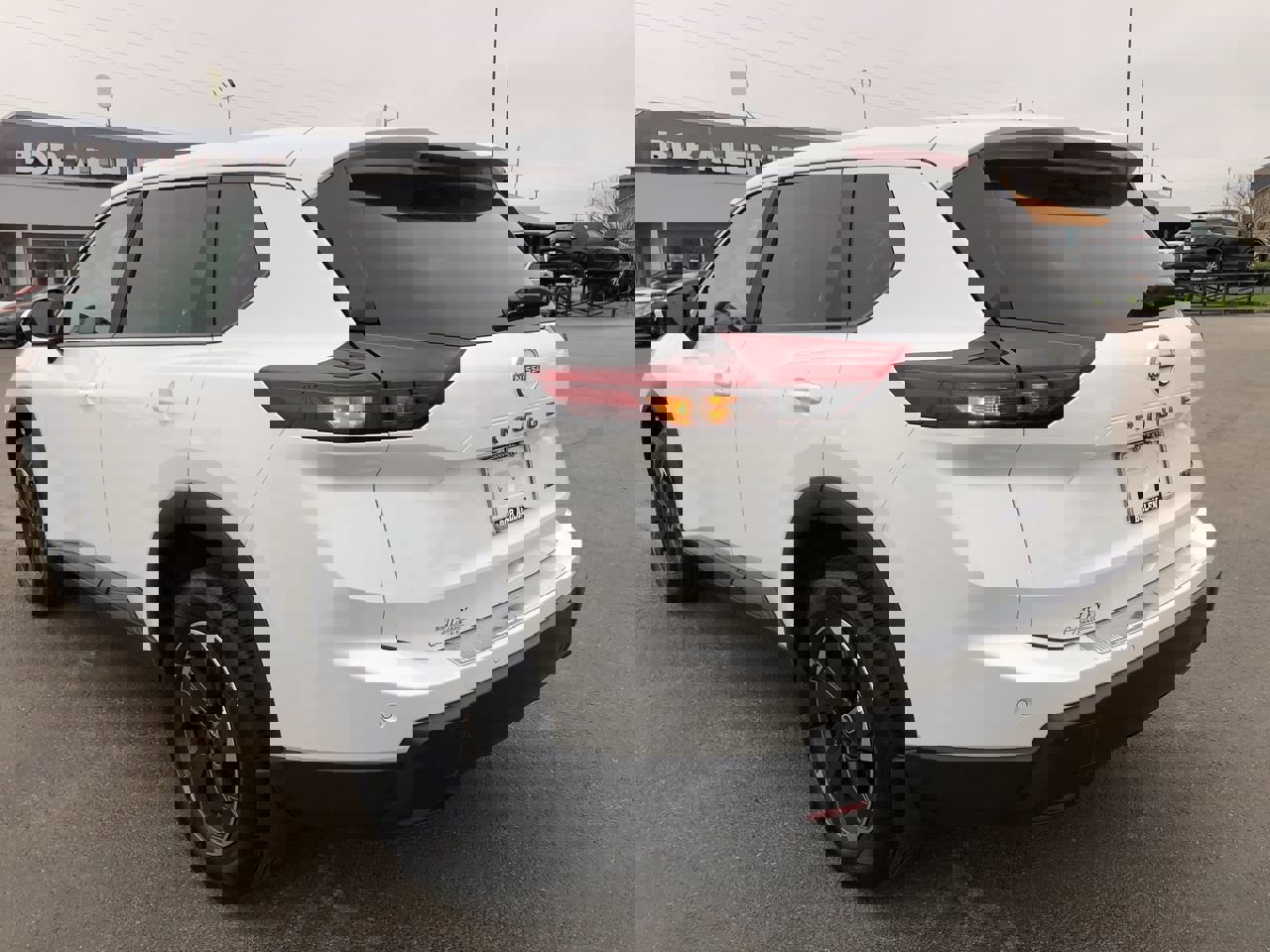 Used 2026 Nissan Rogue SV image 4