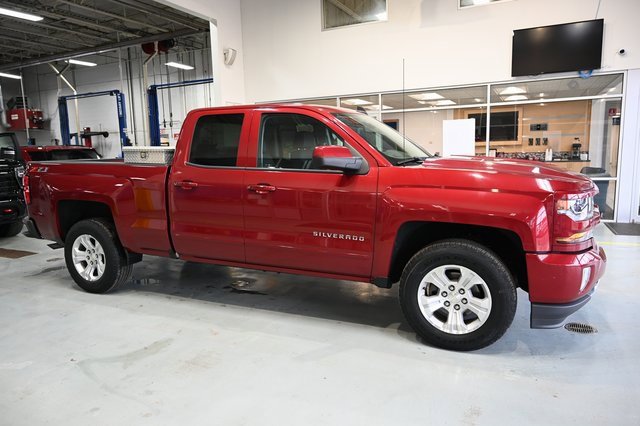 Used 2018 Chevrolet Silverado 1500 LT w/ All Star Edition image 4