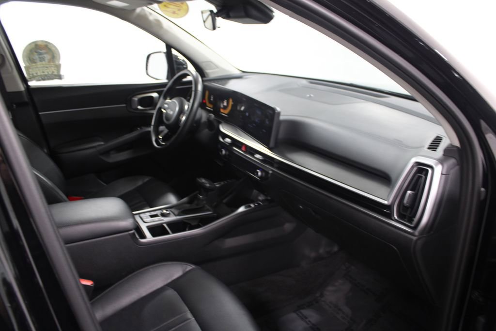 Used 2024 Kia Sorento S image 27