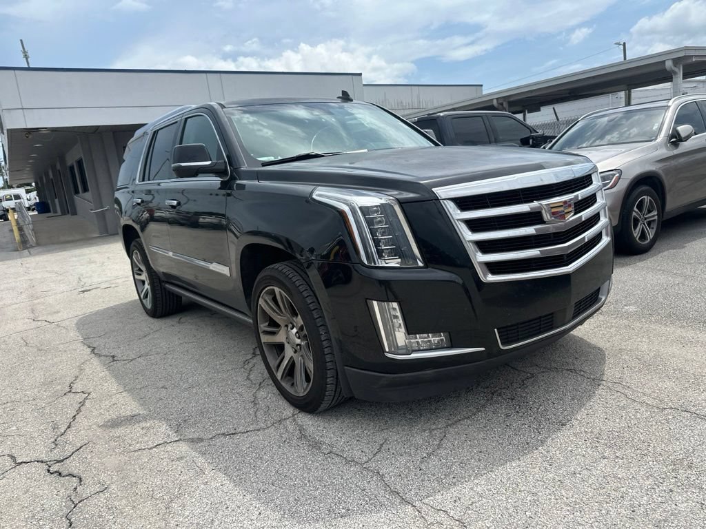 Used 2017 Cadillac Escalade Premium Luxury AWD/4WD image 5
