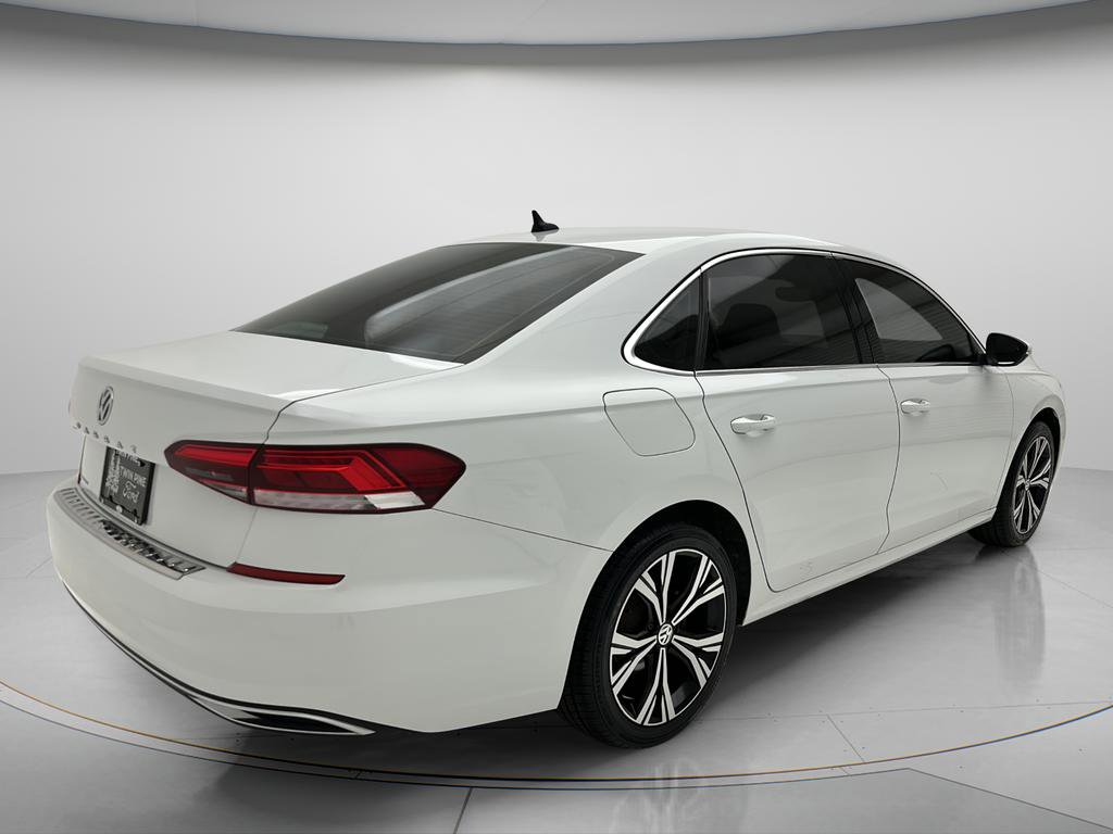 Used 2022 Volkswagen Passat 2.0T SE FWD image 3