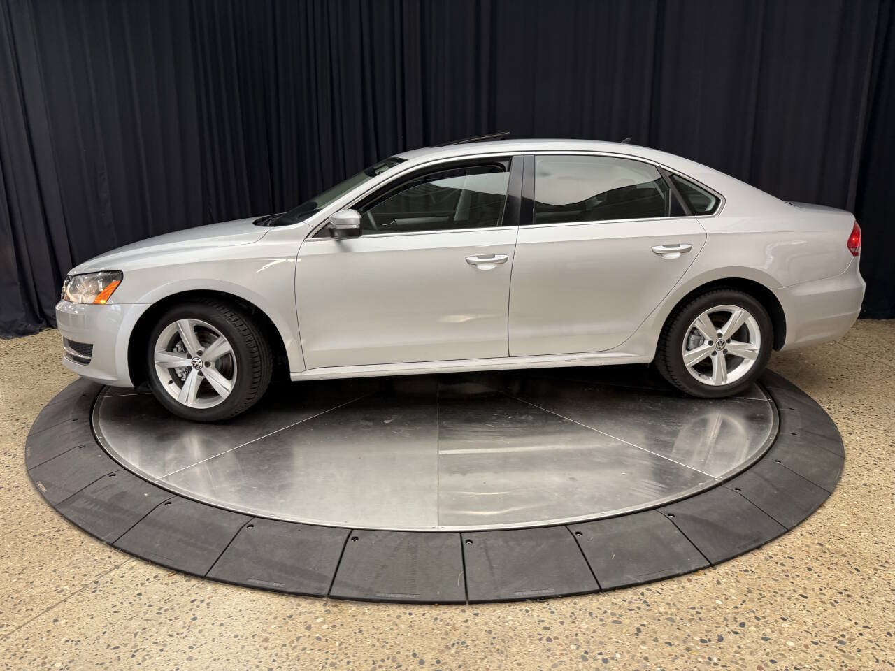 Used 2013 Volkswagen Passat 2.5 SE FWD image 4