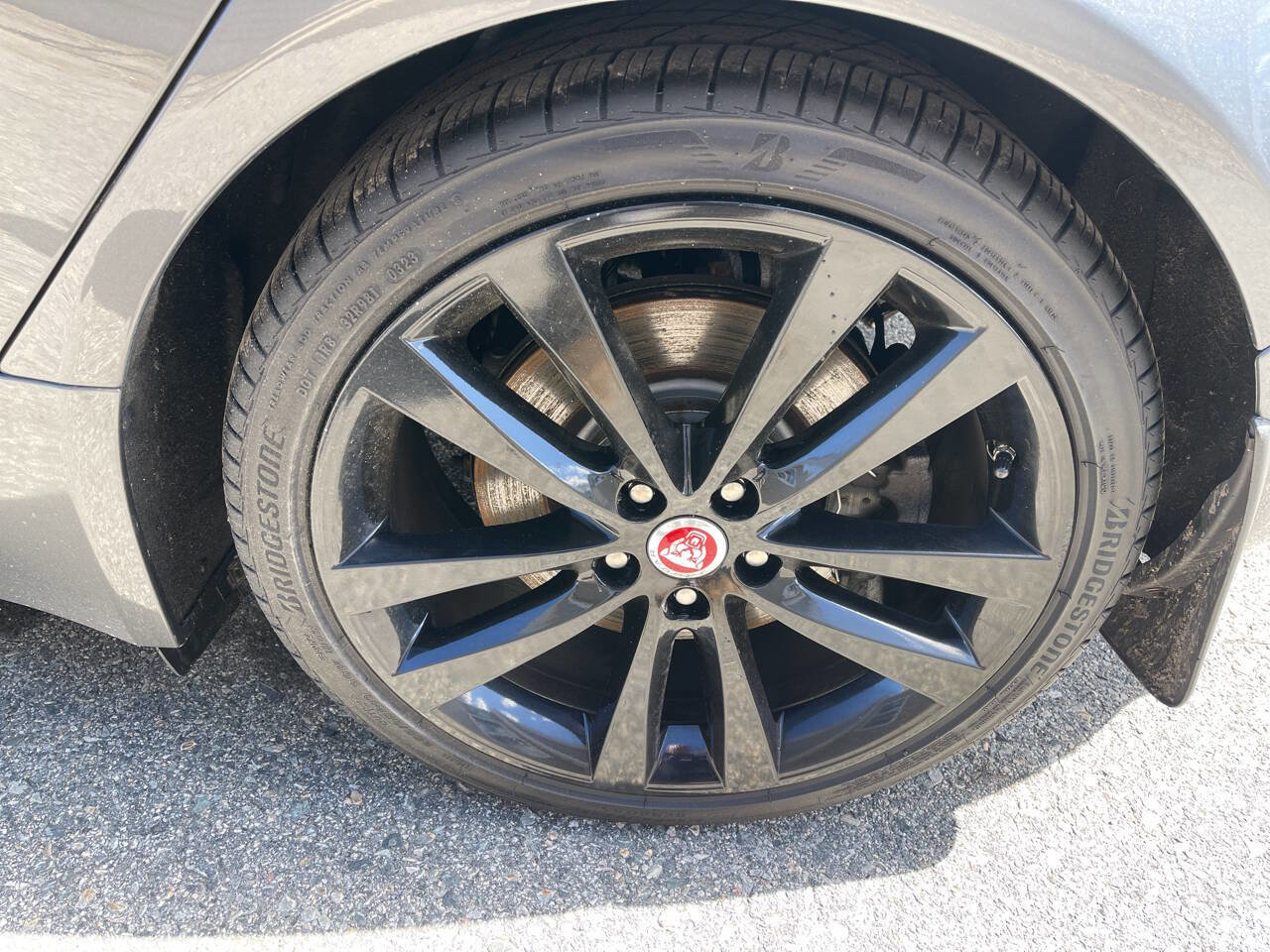 Used 2017 Jaguar XE Prestige image 33