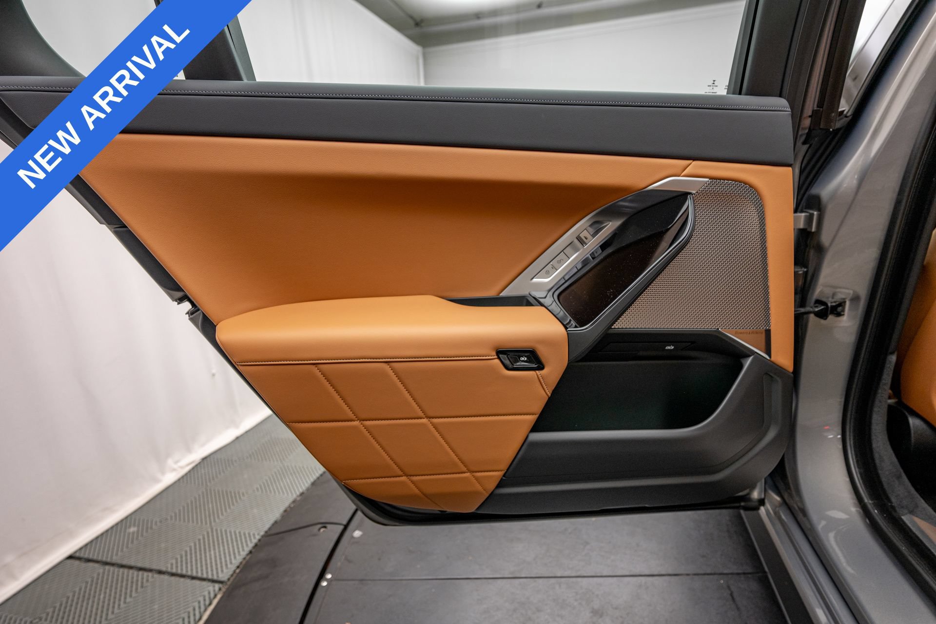 Used 2023 BMW 740i RWD image 33
