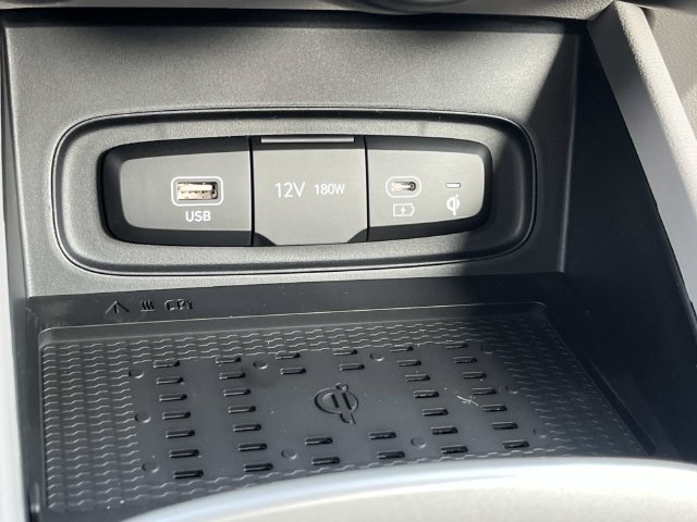 New 2026 Hyundai Venue SEL FWD image 32