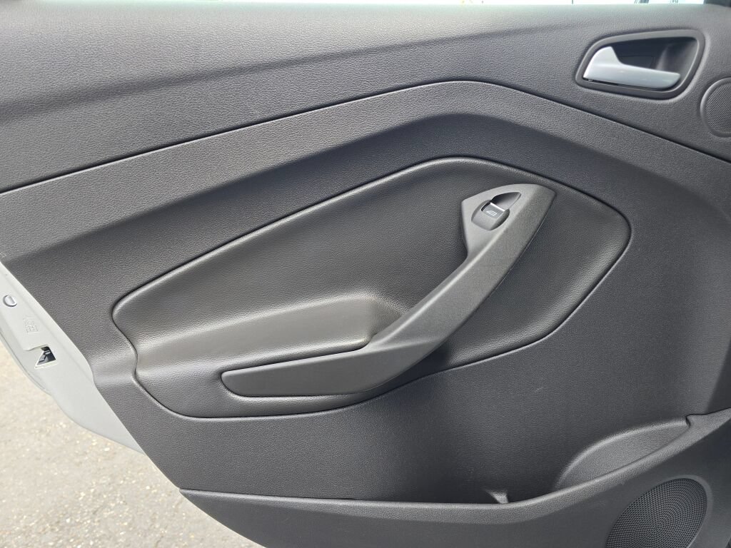 Used 2013 Ford C-MAX Energi SEL FWD image 20
