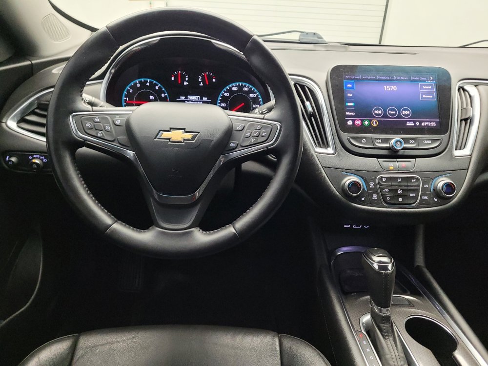 Used 2020 Chevrolet Malibu LT w/ Leather Package FWD image 22
