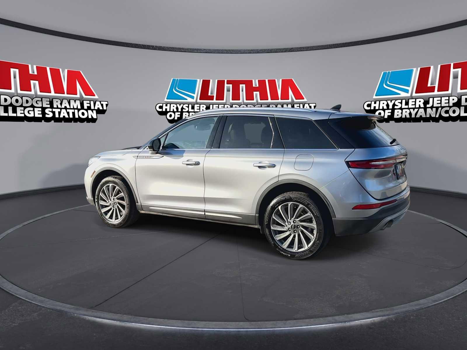 Used 2023 Lincoln Corsair Reserve image 6