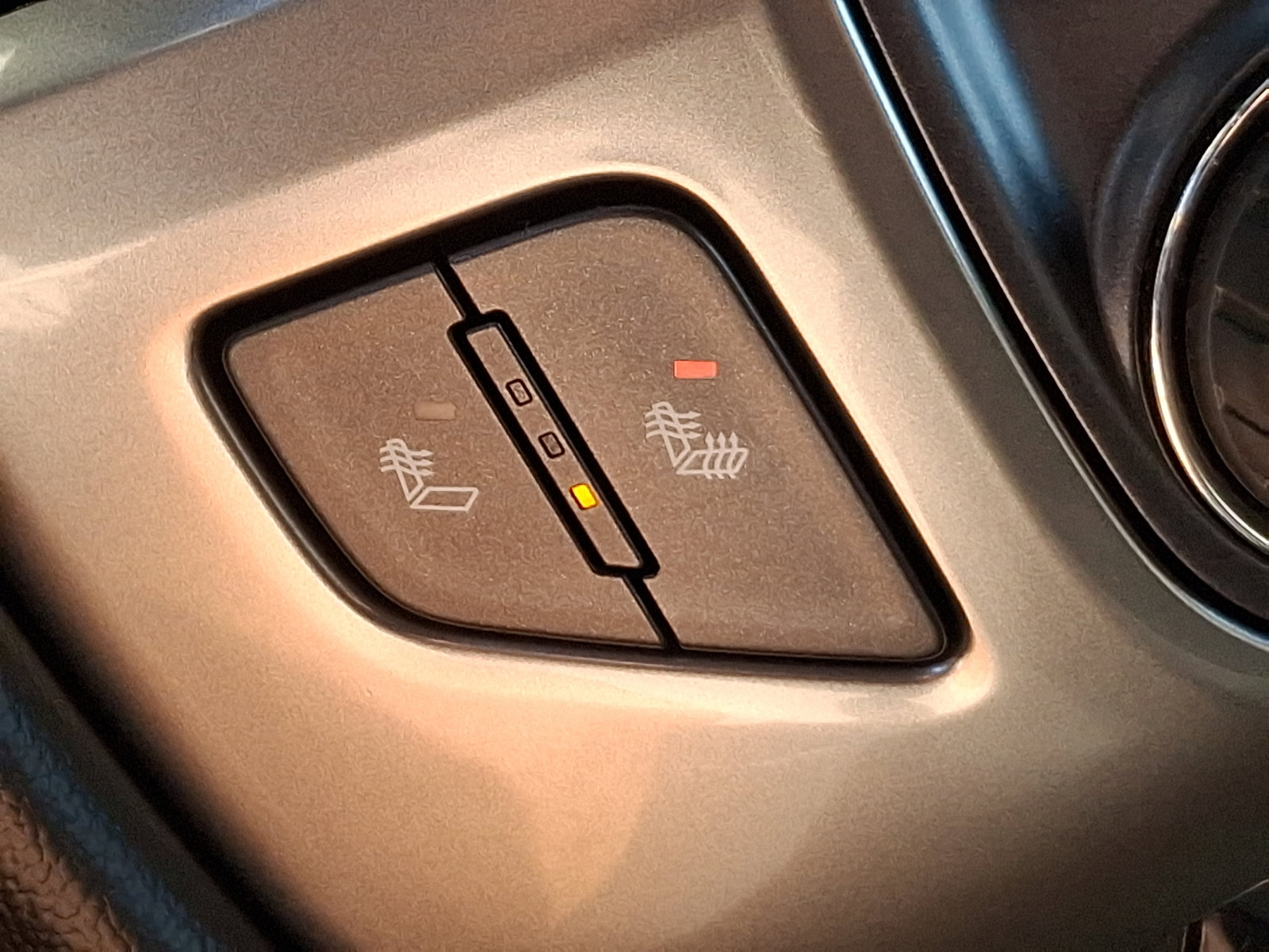 Used 2018 Chevrolet Silverado 1500 LT w/ All Star Edition image 24