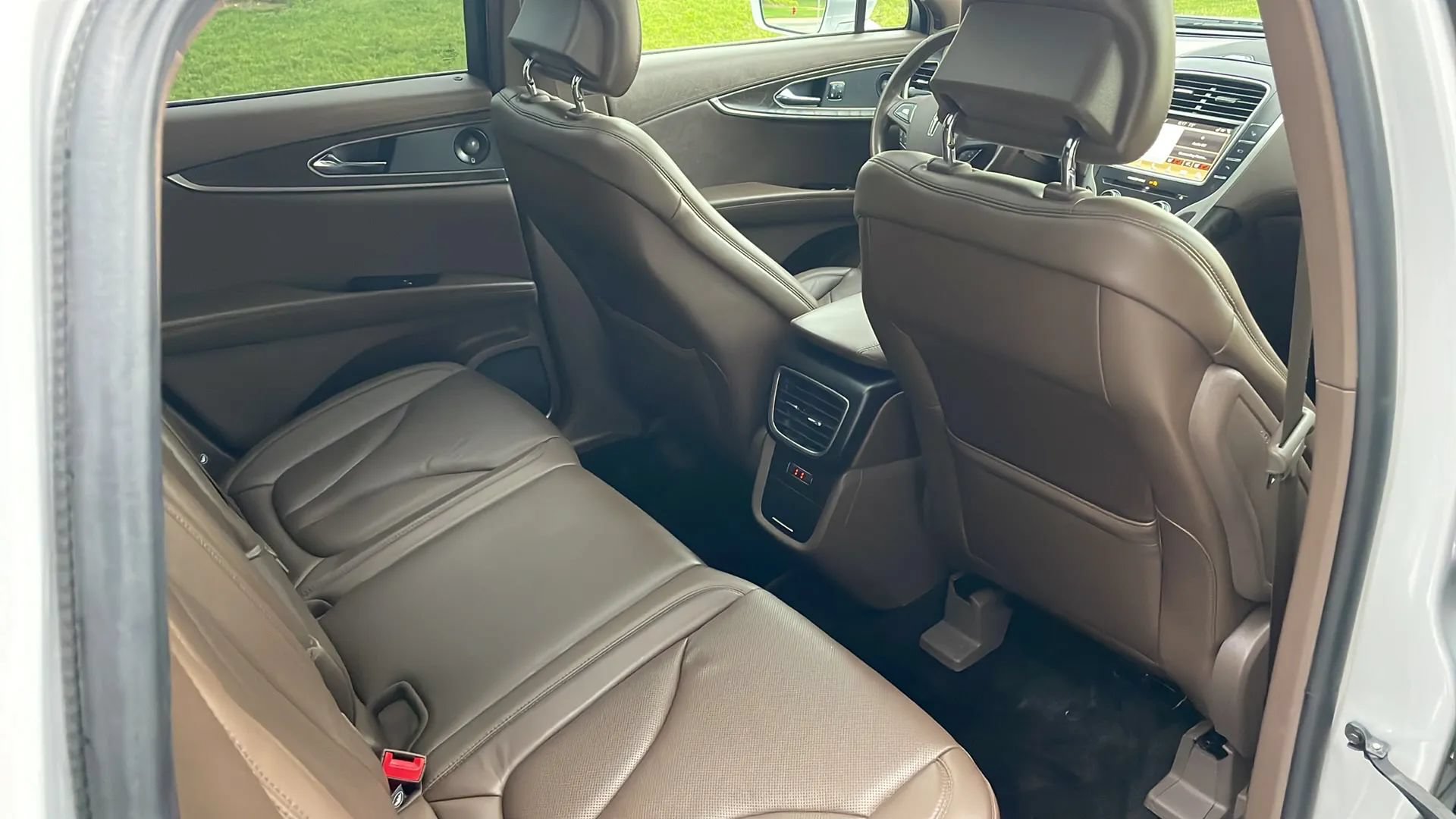 Used 2018 Lincoln MKX Reserve AWD/4WD image 17