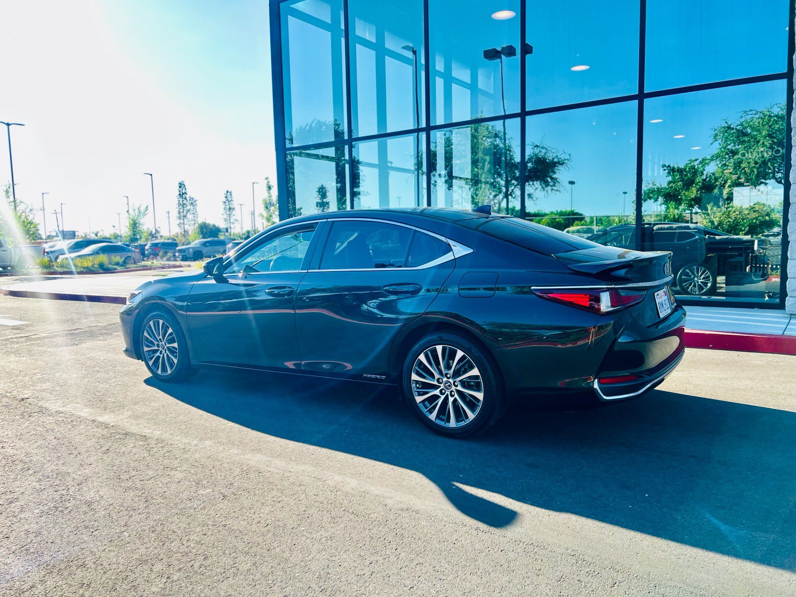 Used 2021 Lexus ES 300h w/ Premium Package FWD image 9