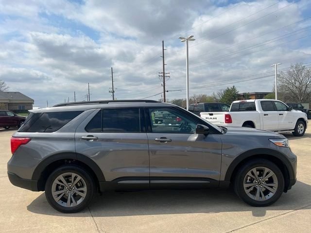 Used 2022 Ford Explorer XLT w/ Equipment Group 202A AWD/4WD image 4