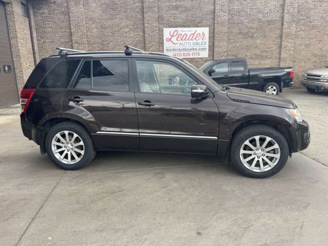 Used 2013 Suzuki Grand Vitara Limited AWD/4WD image 2