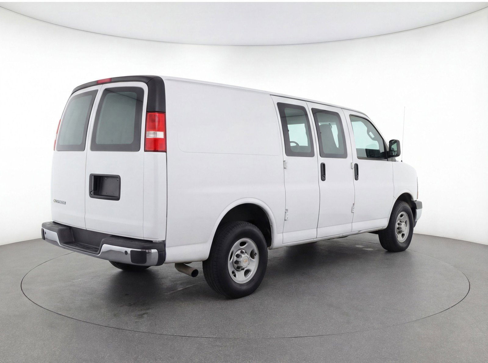 Used 2025 Chevrolet Express 3500 LT w/ LT Preferred Equipment Group RWD image 9