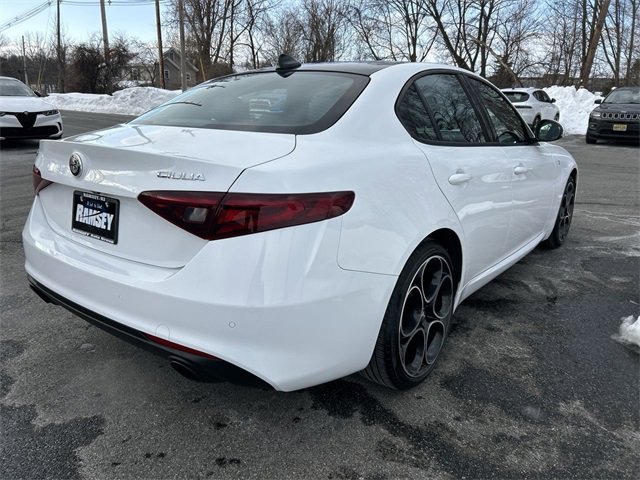 Used 2022 Alfa Romeo Giulia Ti image 8