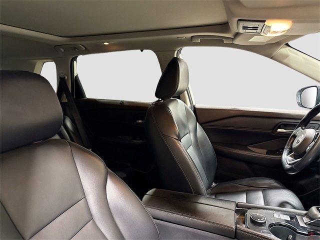 Used 2022 Nissan Rogue SL w/ SL Premium Package image 32