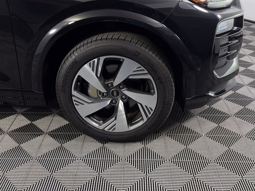 Used 2025 Audi Q6 e-tron Premium Plus w/ Premium Plus AWD/4WD image 12