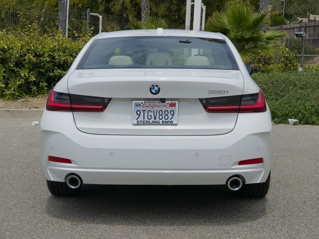 Used 2025 BMW 330i Sedan w/ Convenience Package RWD image 27