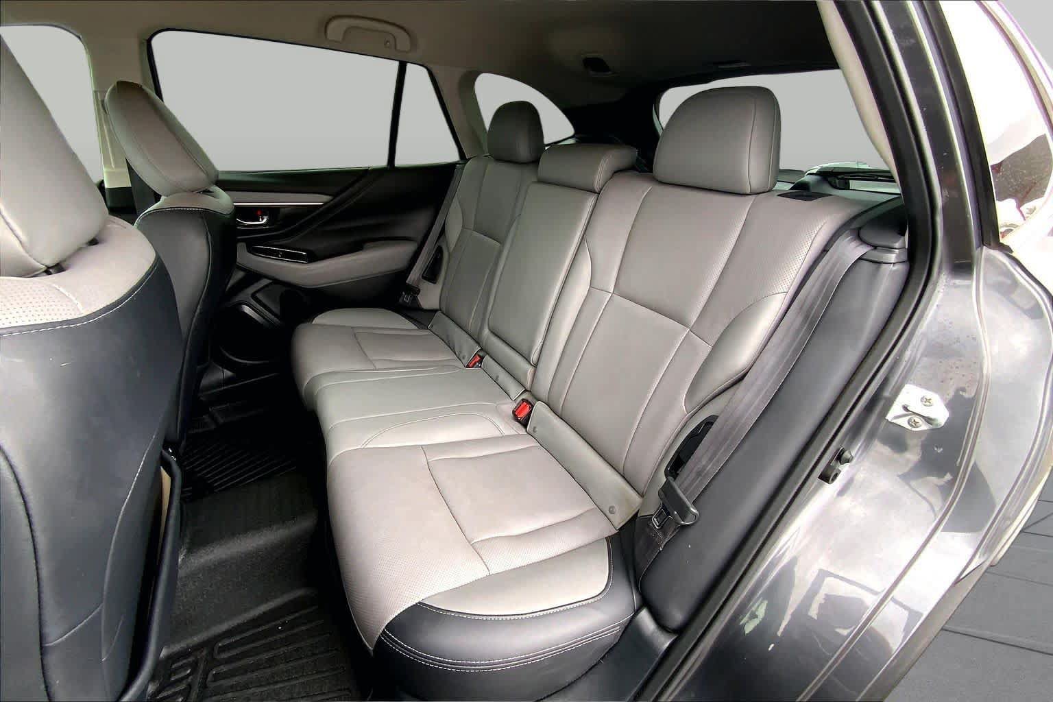 Used 2022 Subaru Outback Limited AWD/4WD image 21