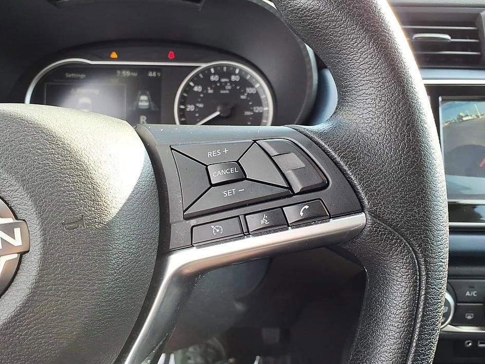 Used 2025 Nissan Versa SV FWD image 29