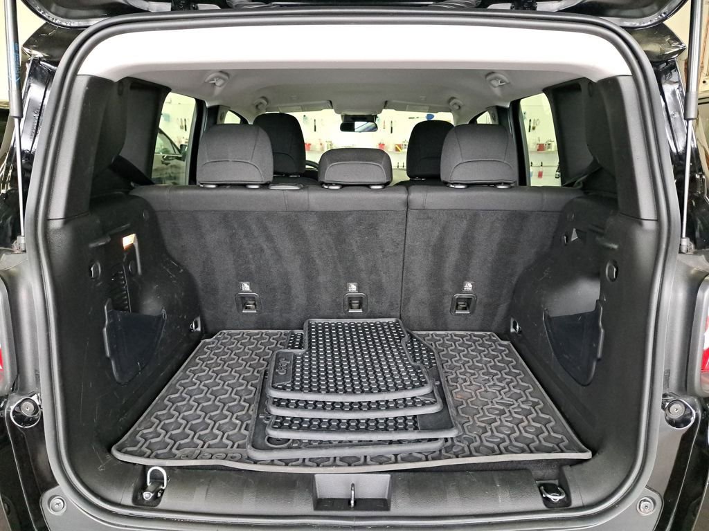 Used 2022 Jeep Renegade Sport image 29