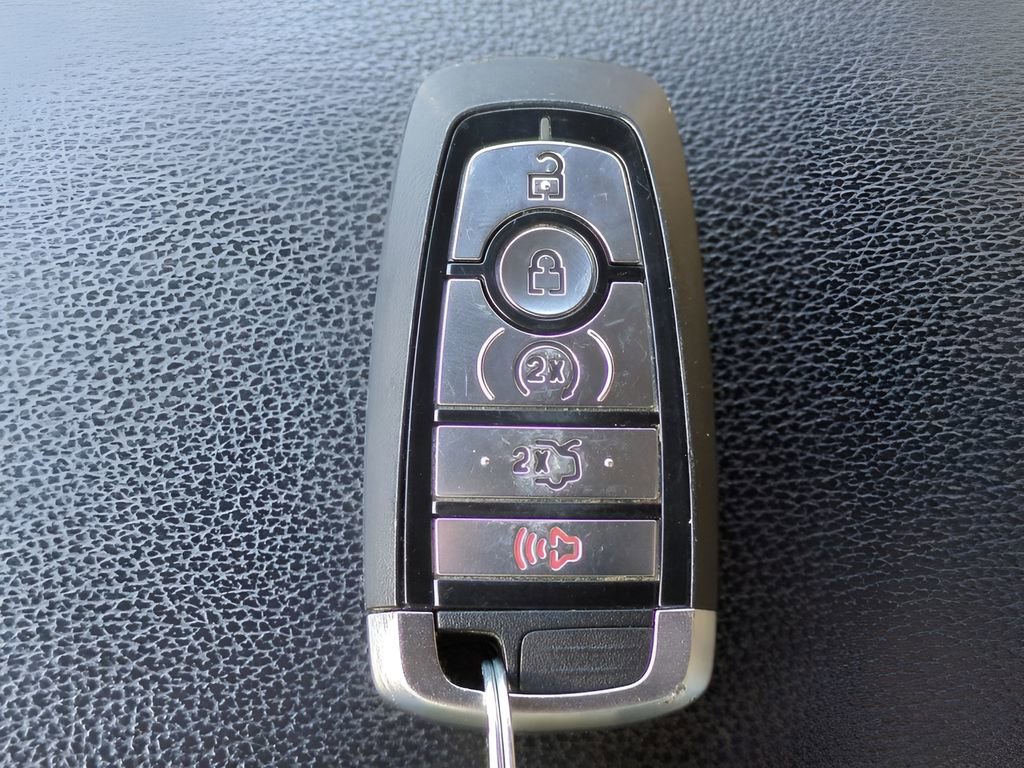 Used 2018 Ford Explorer XLT w/ Equipment Group 202A image 31